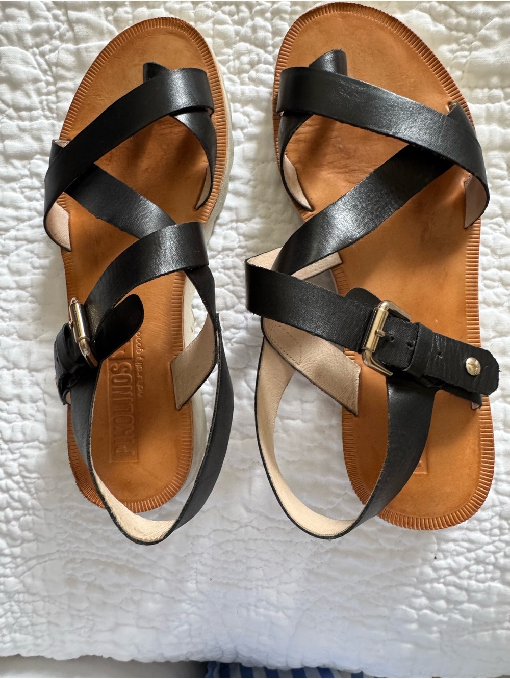 Pikolinos black leather crossover sandals with ankle strap -size EU39